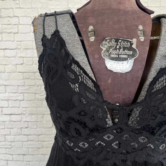 Free People Black Adella Lace Slip Dress medium - Picture 2 of 8